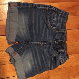 Cat and Jack denim shorts girls toddler size 2T. Excellent condition